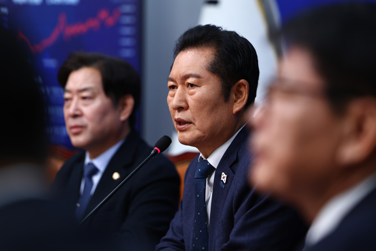 ▲정청래 더불어민주당 대표가 2일 오전 서울 여의도 국회에서 열린 최고위원회의에서 발언하고 있다. (사진=뉴시스)