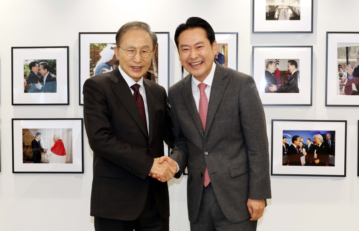 ▲장동혁 국민의힘 대표가 2일 서울 서초구 청계재단을 찾아 이명박 전 대통령을 예방하고 있다. 국회사진기자단