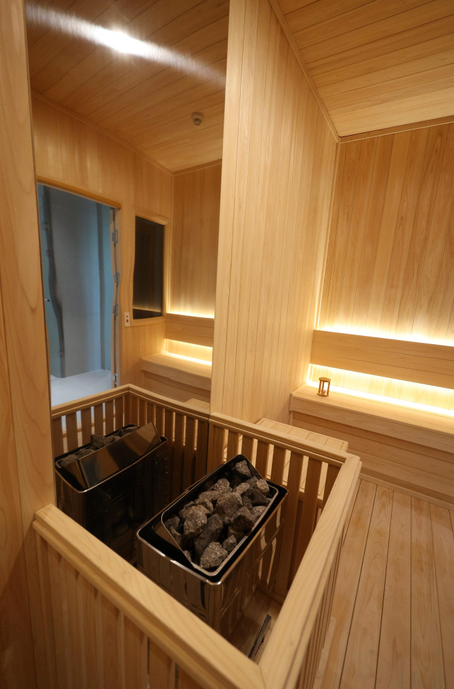 ▲2일 공개한 용산 대통령실 집무실 사우나 모습. 대통령실은 지난 달 청와대로 이전을 마무리했다.  (연합뉴스)