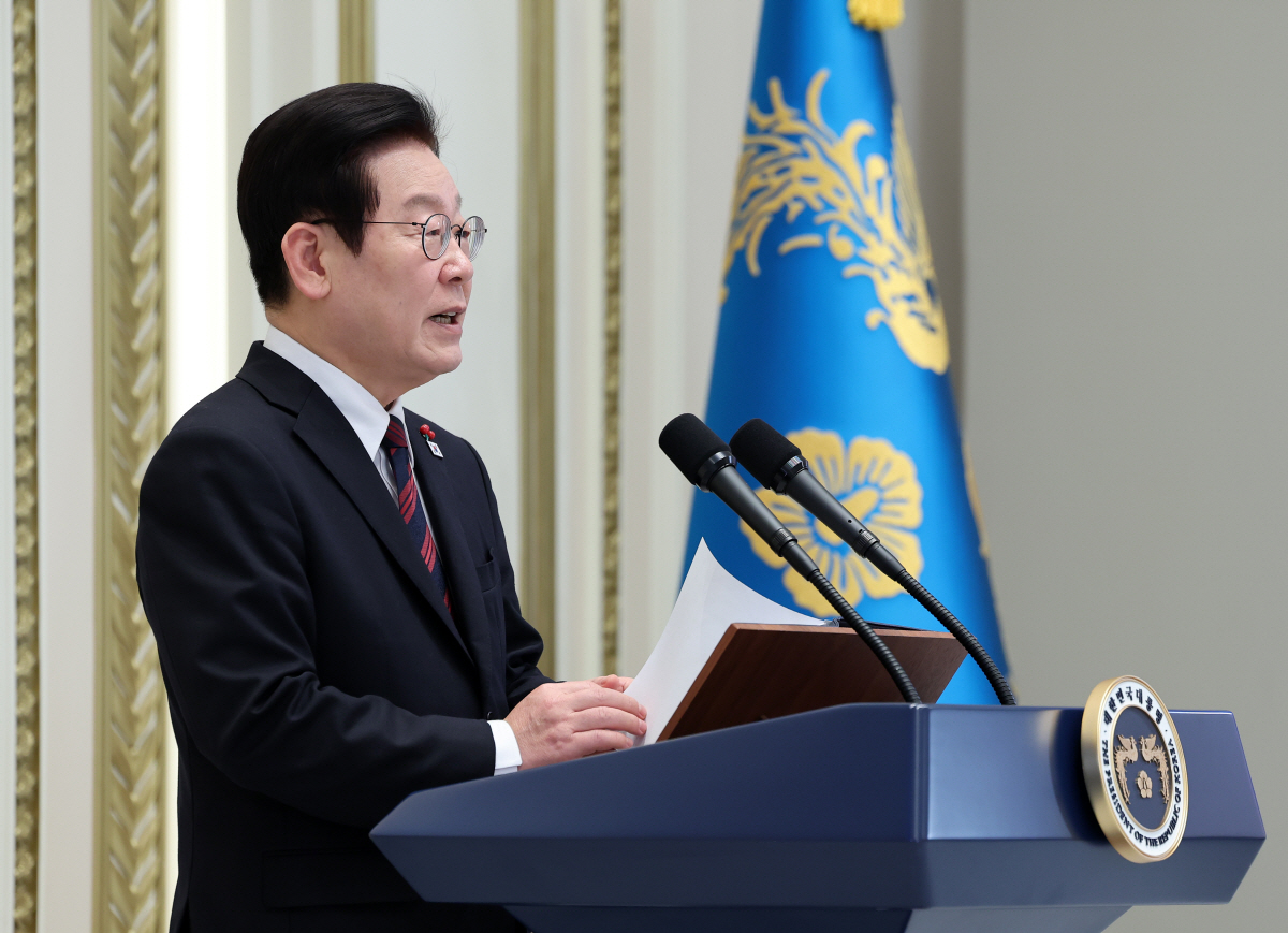 ▲이재명 대통령이 2일 청와대 영빈관에서 열린 신년 인사회에서 인사말을 하고 있다.  (연합뉴스)