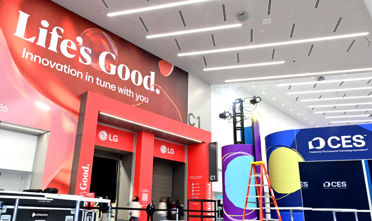 ▲미국 라스베이거스컨벤션센터(LVCC)에 LG전자 옥외 광고가 걸려 있다. (자료제공=LG전자)