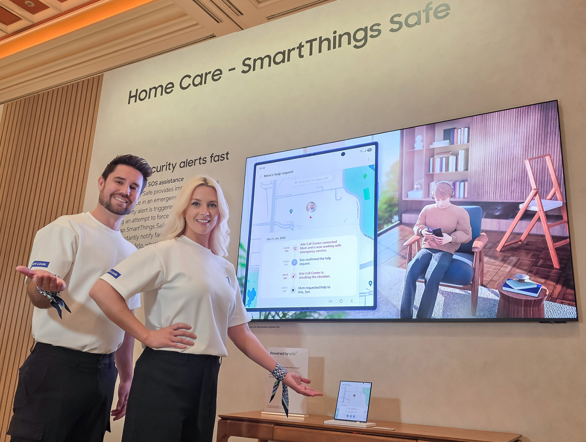 ▲삼성전자 모델이 미국 라스베이거스에서 열리는 세계 최대 전자 전시회 'CES 2026'에 마련된 윈호텔 삼성전자 단독 전시관에서 스마트싱스 세이프를 소개하고 있다. (자료제공=삼성전자)