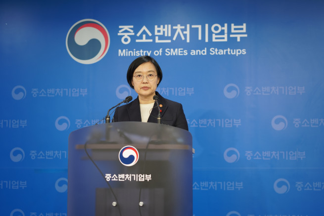 ▲한성숙 중소벤처기업부 장관이 지난해 12월 17일 세종 중소벤처기업부 청사에서 2026년 중소벤처기업부 업무계획 주요 내용을 브리핑하고 있다. (사진제공=중소벤처기업부)