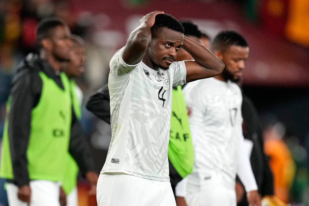 ▲네이션스컵 16강 탈락을 아쉬워하는 남아공 선수들 (AP/연합뉴스)