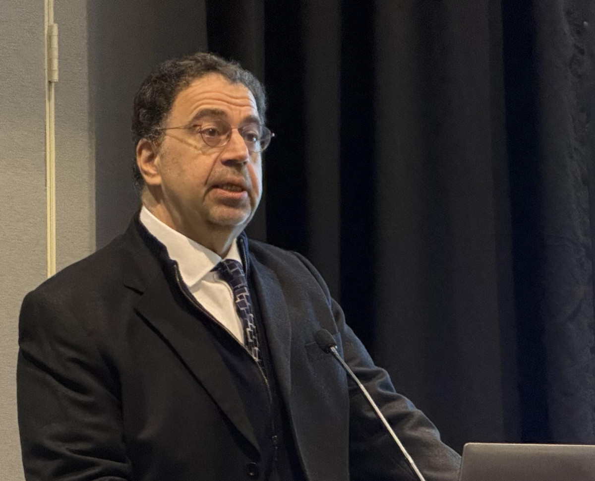 ▲노벨 경제학상 수상자인 다론 아제모을루 미국 매사추세츠공과대학(MIT) 교수가 4일(현지시간) 펜실베이니아주 필라델피아에서 열린 '전미경제학회 연례총회(ASSA) 2026' 강연에서 발언하고 있다. (필라델피아(미국)/연합뉴스)