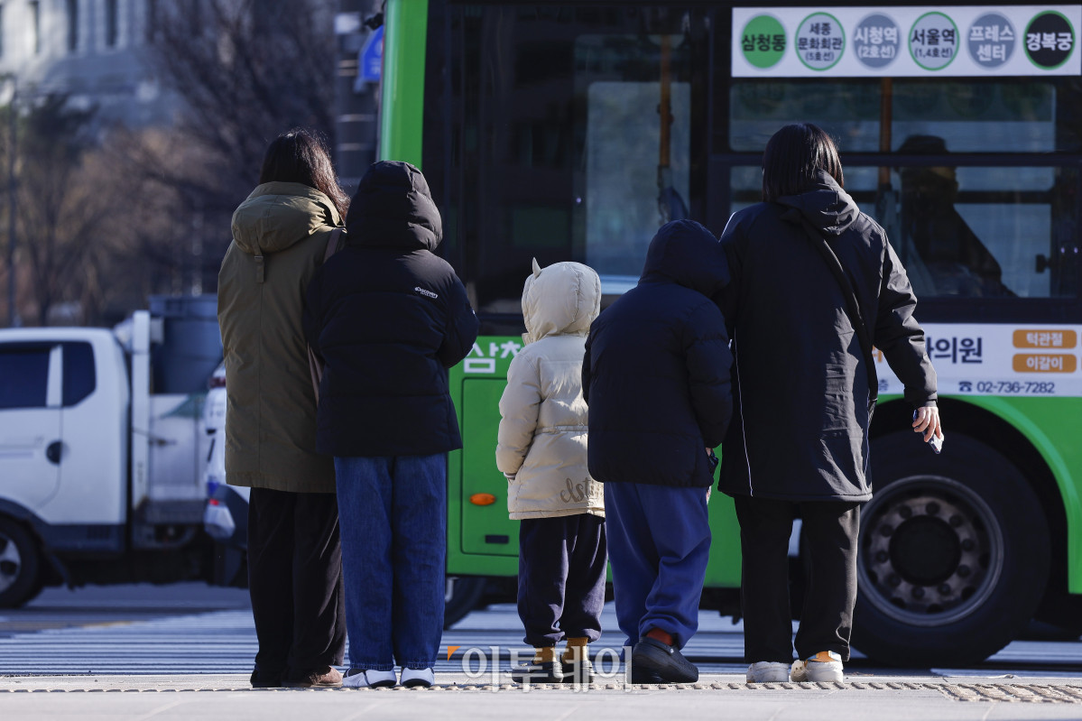 ▲목요일 강풍·한파특보 발령…매서운 날씨에 체감온도 '영하 10도' (조현호 기자 hyunho@)