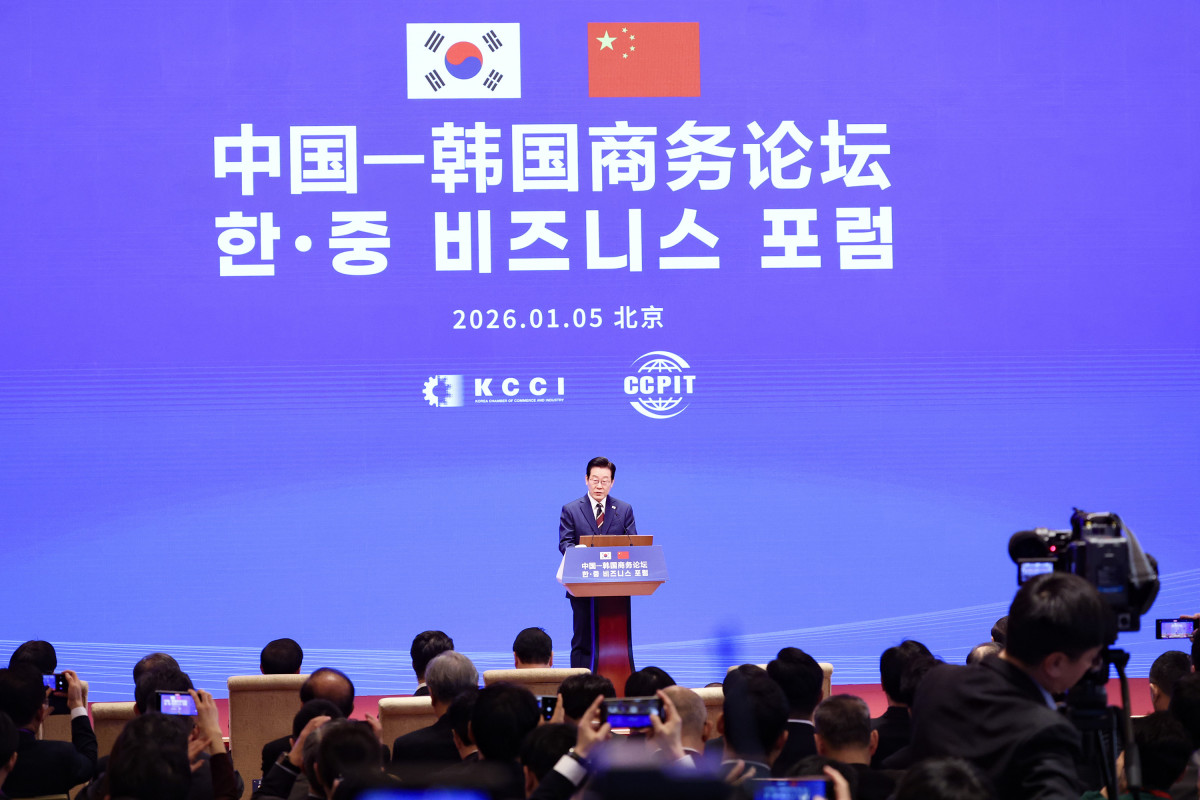 ▲중국을 국빈방문 중인 이재명 대통령이 5일 베이징 조어대에서 열린 한·중 비즈니스 포럼에서 발언하고 있다. (사진=연합뉴스)