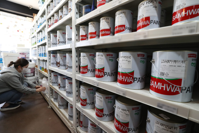고환율에 신음하는 페인트 업계…“개선 기미 안 보여”