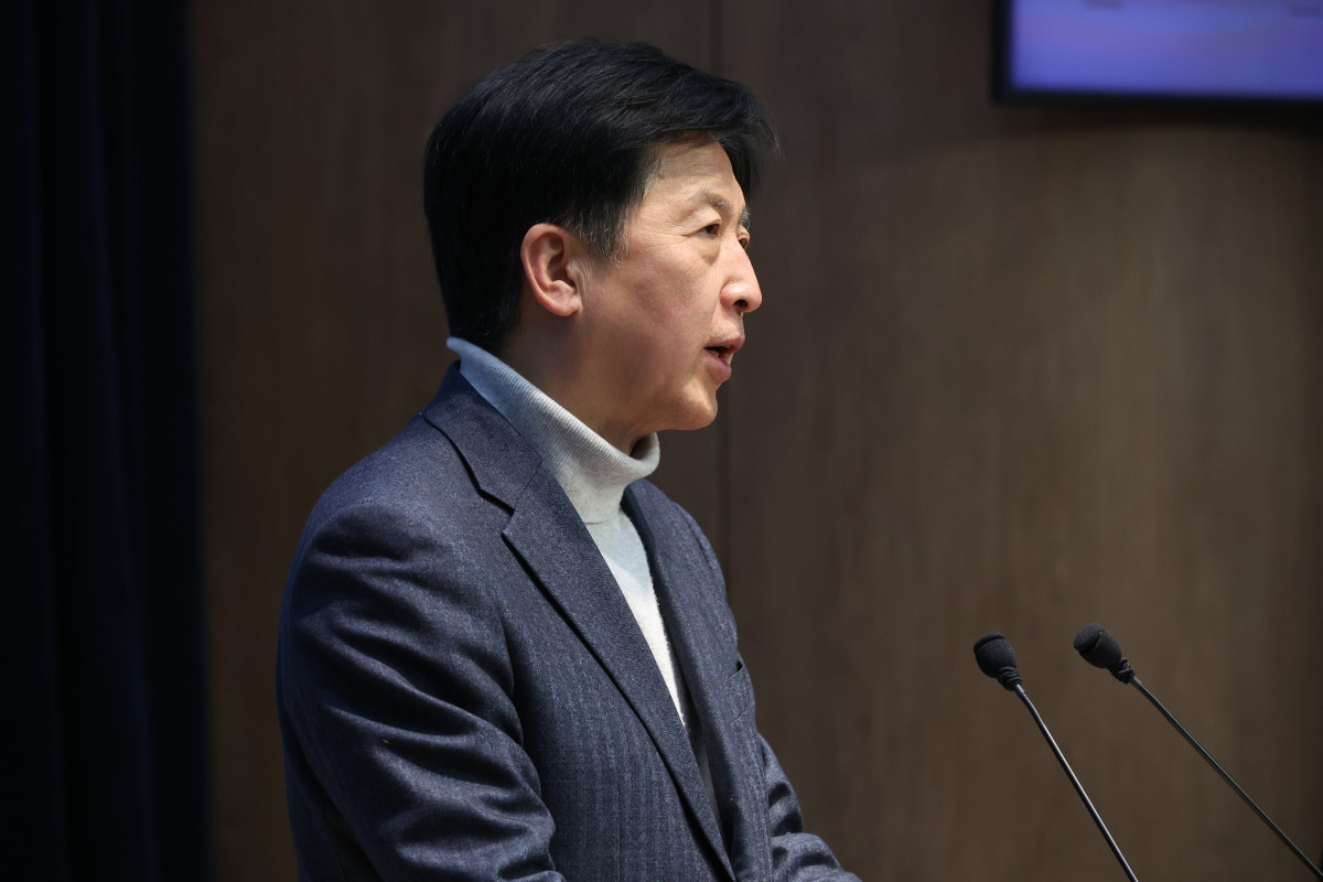 ▲오기형 더불어민주당 의원이 6일 오후 서울 여의도 국회 소통관에서 개인정보 유출 사태를 계기로 하는 '집단소송법안' 대표발의 기자회견을 하고 있다. (사진=뉴시스)