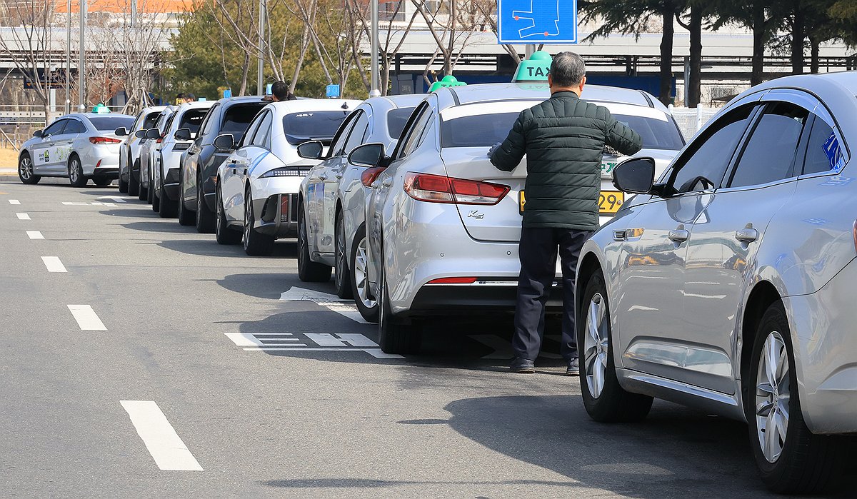 ▲제주도는 읍·면 지역 야간 택시 부족 문제를 해결하기 위해 오후 9∼11시 야간 당번 택시를 연중 운영한다 (사진제공=연합뉴스)
