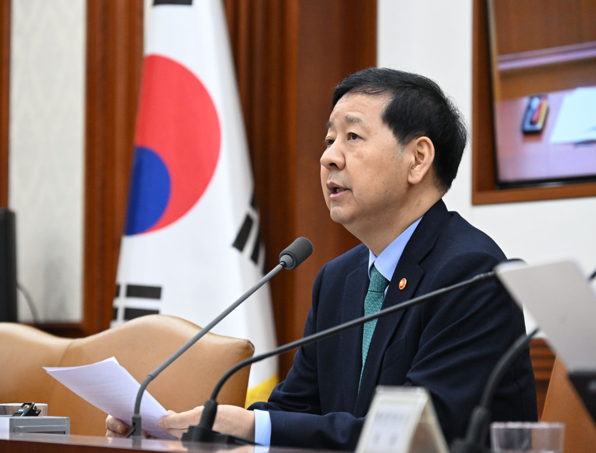 ▲구윤철 경제부총리 겸 재정경제부 장관이 1월 7일 서울 종로구 정부서울청사에서 열린 '민생경제관계장관회의'를 주재, 모두발언을 하고 있다. (사진제공=재정경제부)