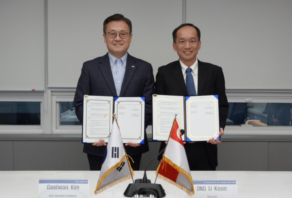 ▲좌측부터 KR 김대헌 부사장, DSTA 웡 리쿤 국장 (사진제공=한국선급 )