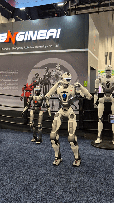 ▲중국 엔진AI의 T800이 몸을 풀고 있다. (박민웅 기자 pmw7001@)