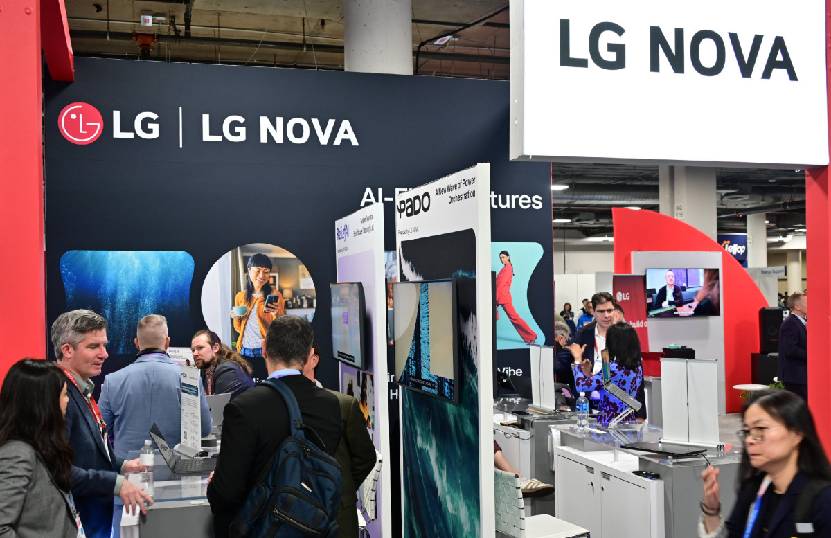 ▲LG전자 북미이노베이션센터(LG NOVA) 부스에 관람객들이 북적이고 있다.  (자료제공=LG전자)
