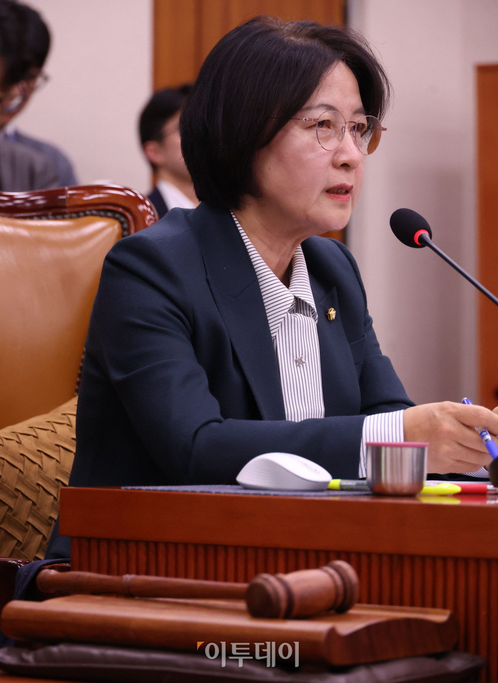 ▲7일 서울 여의도 국회에서 열린 법제사법위원회 전체회의에서 추미애 위원장이 발언을 하고 있다. 고이란 기자 photoeran@