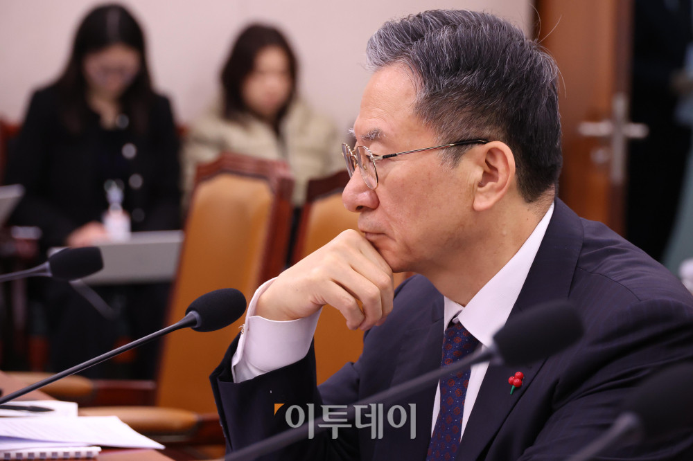 ▲정성호 법무부 장관이 7일 서울 여의도 국회에서 열린 법제사법위원회 전체회의에 참석하고 있다. 고이란 기자 photoeran@