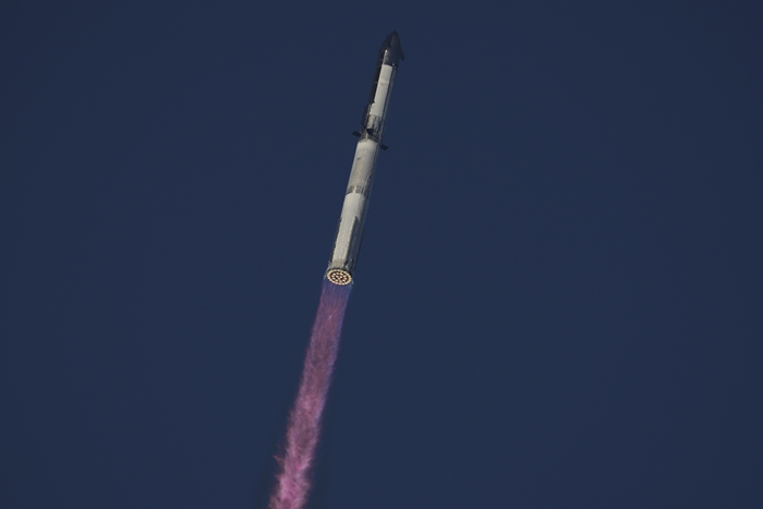 ▲일론 머스크의 우주기업 스페이스X의 우주선 스타십. (AP/뉴시스)