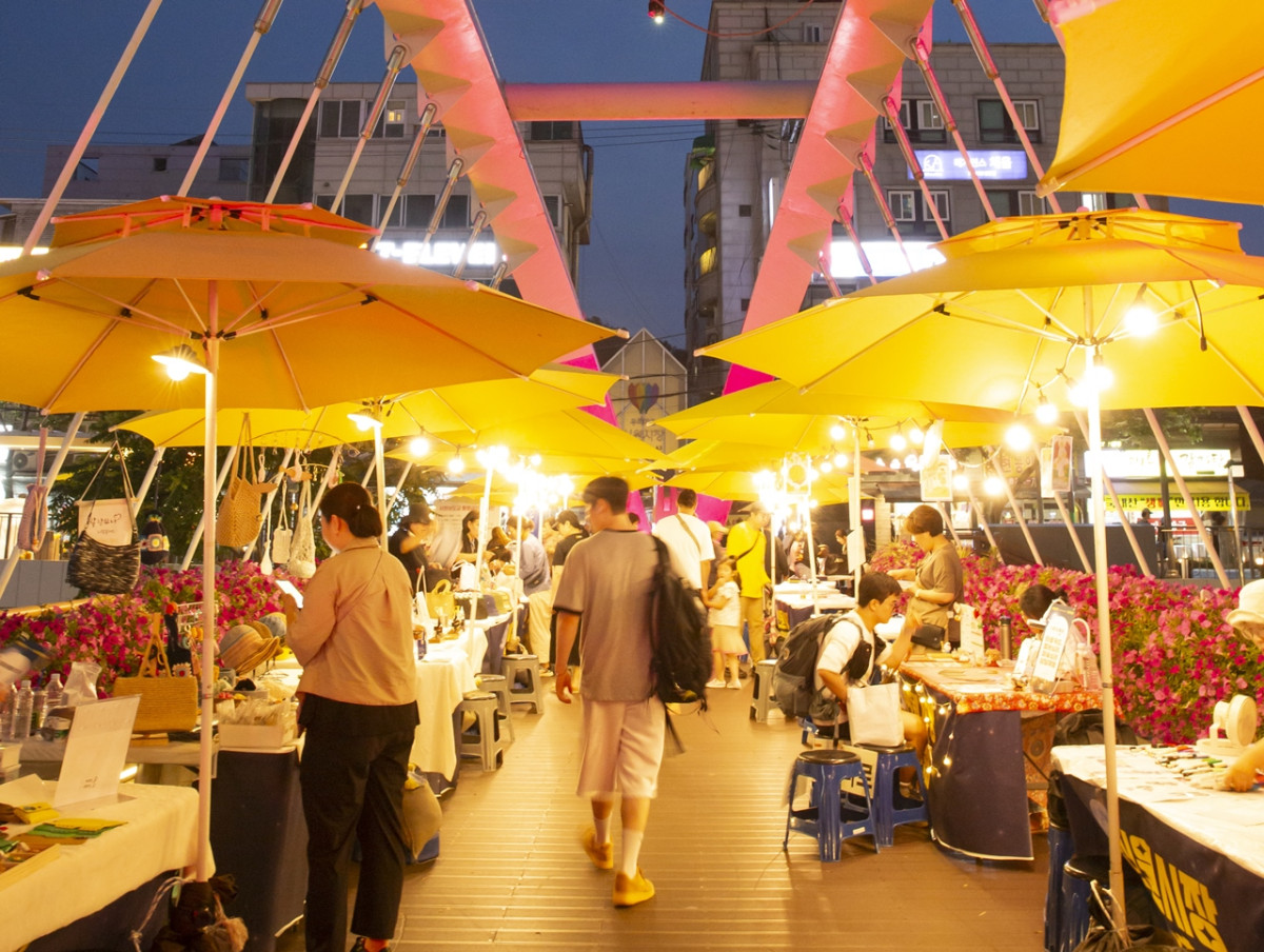 ▲지난해 신원시장 달빛축제 현장 사진 (관악구청)