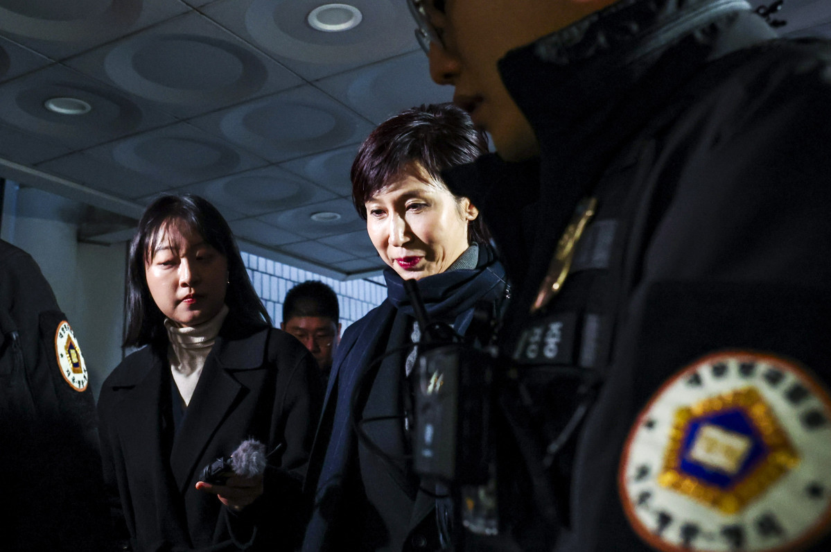 ▲노소영 아트센터나비 관장이 9일 서울 서초구 서울고등법원에서 열린 최태원 SK그룹 회장과의 재산분할 파기환송심 1차 변론에 출석하고 있다. (뉴시스)