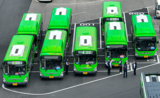 ▲서울 시내의 한 공영버스 차고지 버스들이 주차된 모습. (연합뉴스)