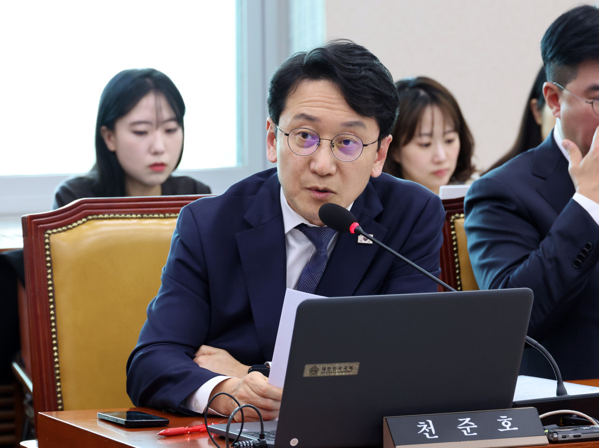 ▲천준호 더불어민주당 의원이 지난해 10월 23일 오후 서울 여의도 국회에서 열린 국토교통위원회 국정감사에서 질의를 하고 있다. (사진=뉴시스)