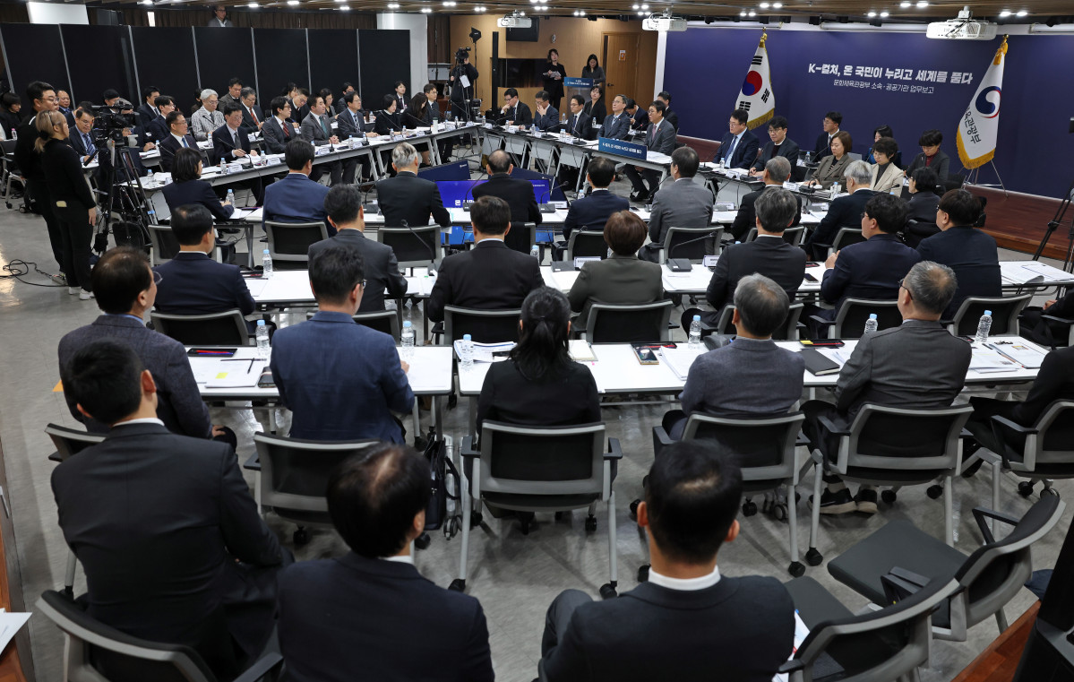 ▲최휘영 문화체육관광부 장관이 14일 서울 중구 CKL기업지원센터에서 열린 문체부 소속·공공기관 2차 업무보고에서 모두 발언하고 있다. (사진제공=문체부)