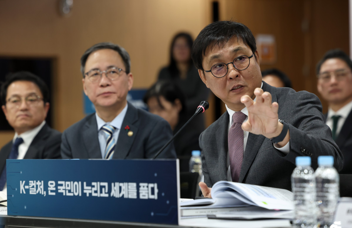 ▲최휘영 문화체육관광부 장관이 14일 서울 중구 CKL기업지원센터에서 열린 문체부 소속·공공기관 2차 업무보고에서 모두 발언하고 있다. (사진제공=문체부)