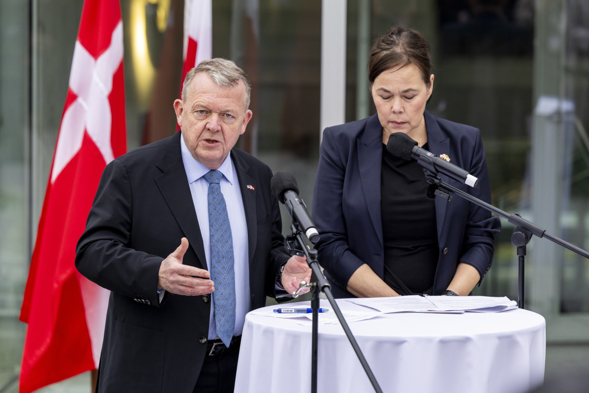 ▲라르스 뢰케 라스무센(왼쪽) 덴마크 외무장관과 비비안 모츠펠트 그린란드 외무장관. (EPA연합뉴스)