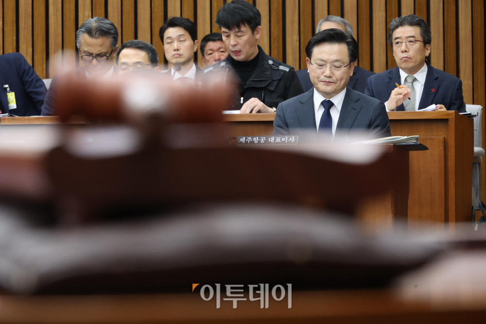 ▲김이배 제주항공 대표가 15일 서울 여의도 국회에서 열린 12.29 여객기 참사 진상규명을 위한 국정조사특별위원회 전체회의에 참석하고 있다. 고이란 기자 photoeran@