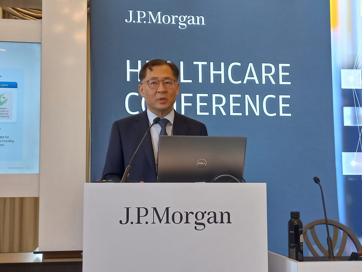 ▲전태연 알테오젠 사장이 15일(현지시간) 미국 샌프란시스코 JP모건 헬스케어 콘퍼런스 아시아태평양(APAC) 트랙에서 발표하고 있다. (사진제공=알테오젠)
