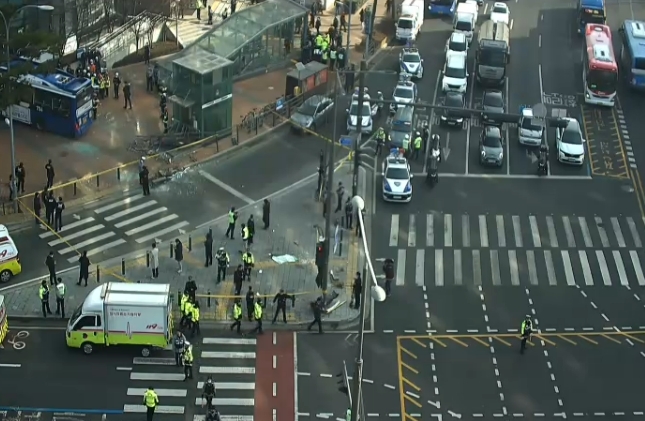 ▲서대문역사거리 버스 돌진 사고…통일로 일부 통제 (출처=서울특별시 교통정보센터 홈페이지)