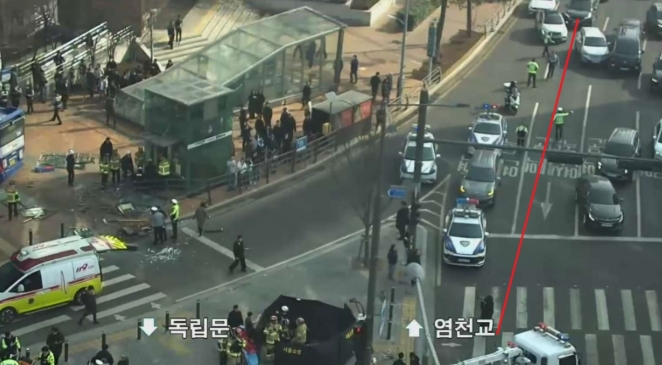 ▲서대문역사거리 버스 돌진 사고…통일로 일부 통제 (출처=서울특별시 교통정보센터 홈페이지)