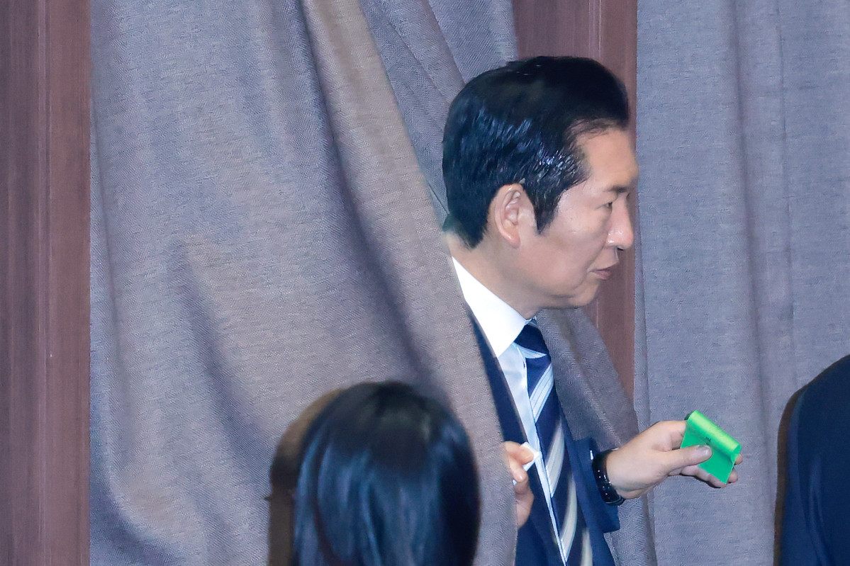 ▲더불어민주당 정청래 대표가 16일 국회에서 열린 2026년 1월 임시국회 1차 본회의에서 전날 상정된 2차 종합특검법안에 대한 무제한 토론 종결 동의의 건 투표를 하고 있다. (사진=연합뉴스)