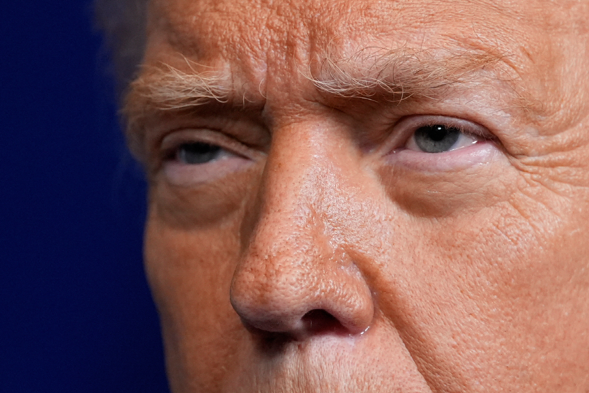 ▲도널드 트럼프 미국 대통령이 지난달 29일 플로리다주 팜비치에 있는 자택 마러라고 리조트에서 기자회견을 하고 있다.  (팜비치(미국)/AP연합뉴스)