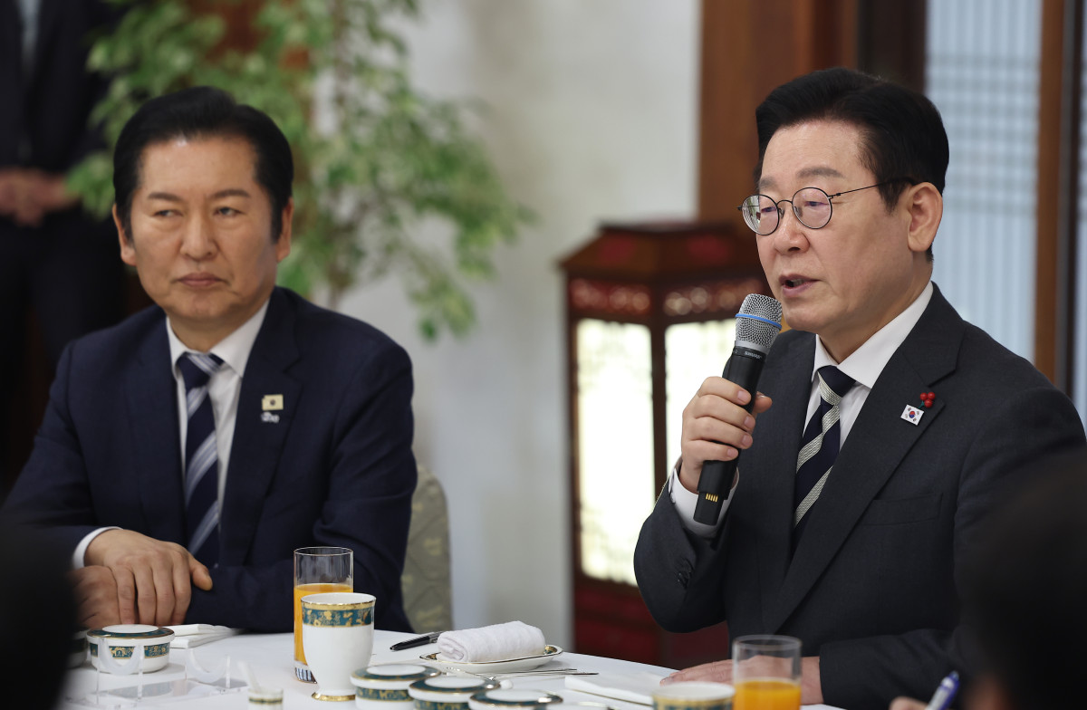 ▲이재명 대통령이 16일 청와대 상춘재에서 열린 정당 지도부 초청 오찬에서 발언하고 있다. (연합뉴스)