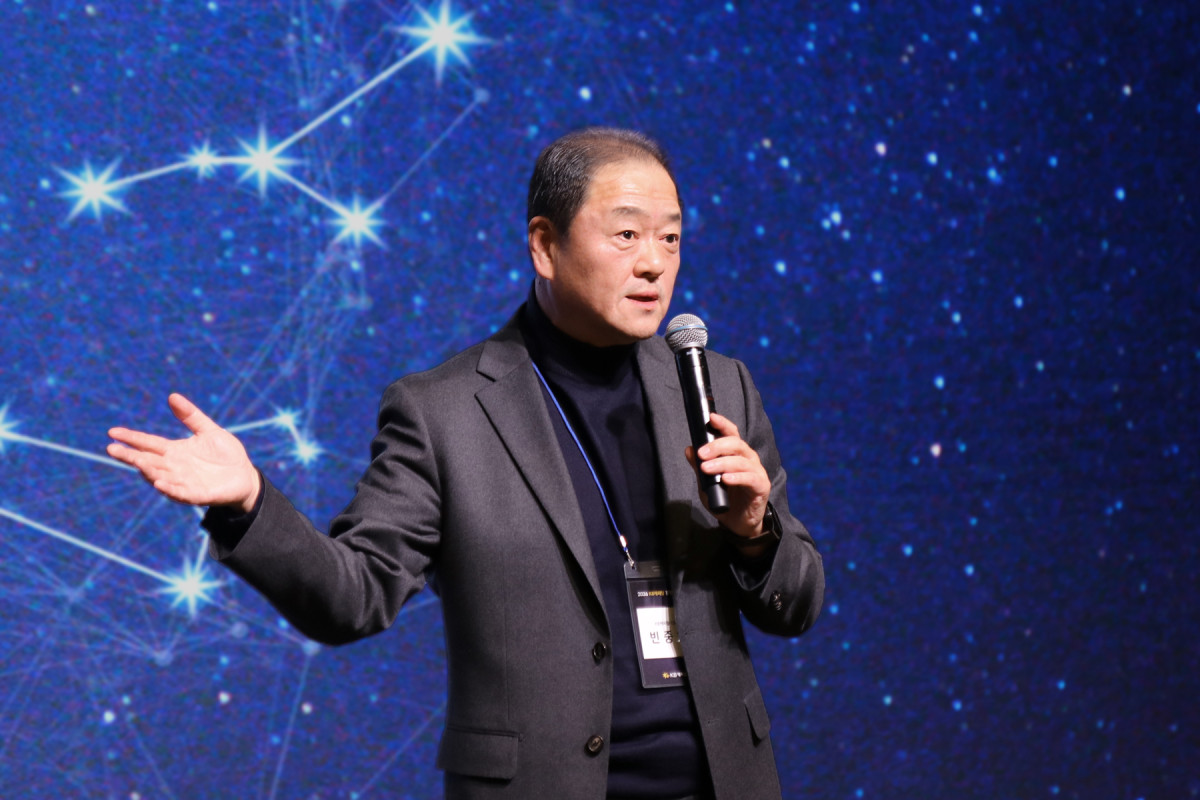 ▲﻿16일 열린 2026년 KB캐피탈 경영전략회의에서 빈중일 대표이사가 올해 경영전략에 대해 말하고 있다.  (사진제공 = KB캐피탈)