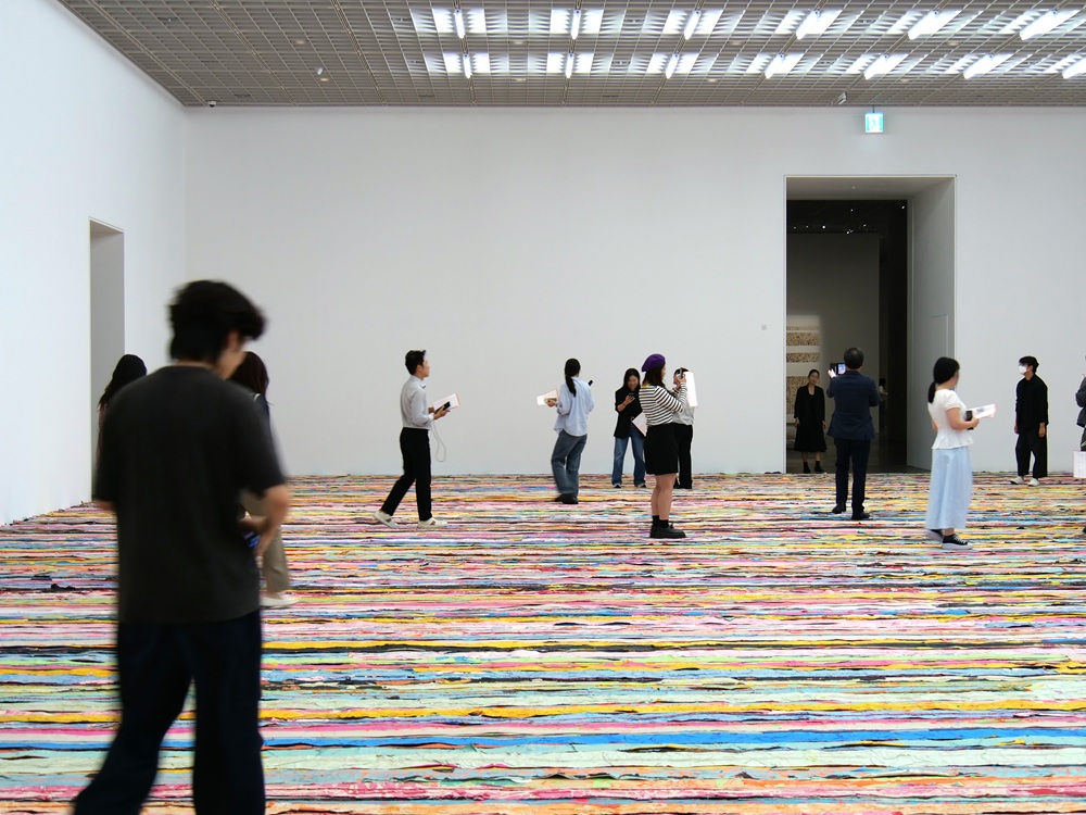 ▲아모레퍼시픽미술관 현대미술 기획전 ‘Mark Bradford: Keep Walking’ 프로그램 현장 사진 (사진제공=아모레퍼시픽미술관(APMA))