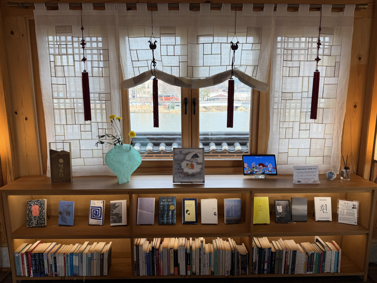 ▲ 임채엽 건축사가 설계한 전북대학교 연화정도서관 내부. (조유정 기자 youjung@)