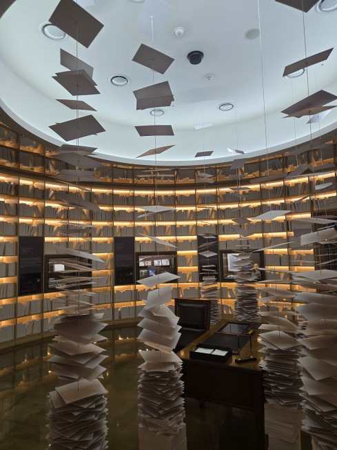 ▲현대 작가들의 작업 공간이 전시된 공간 (윤희성 기자 yoonheesung@)