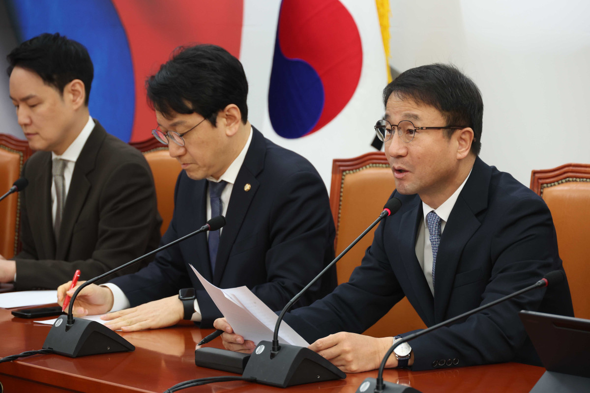 ▲한병도 더불어민주당 원내대표가 20일 오전 서울 여의도 국회에서 열린 원내대책회의에서 발언을 하고 있다. (사진=뉴시스)