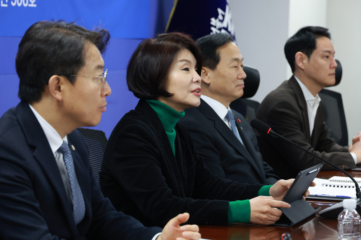 ▲한정애 더불어민주당 정책위의장이 20일 서울 여의도 국회 의원회관에서 열린 군용비행장 및 군사격장 소음피해대책 관련 당정협의에서 발언하고 있다. (사진=뉴시스)