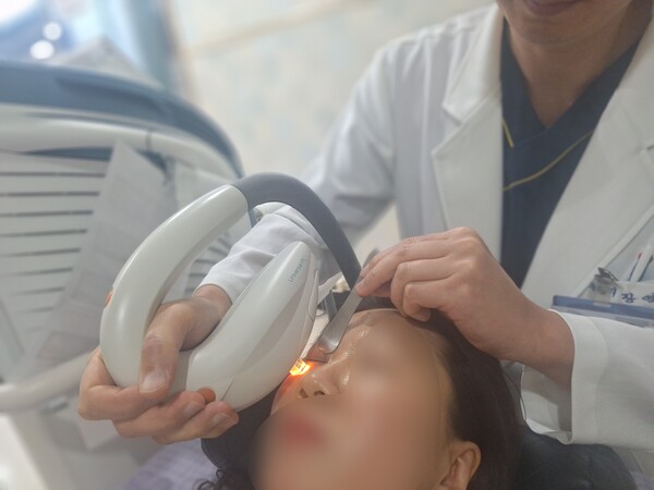 ▲IPL 시술 사진  (사진제공=정근안과병원 )