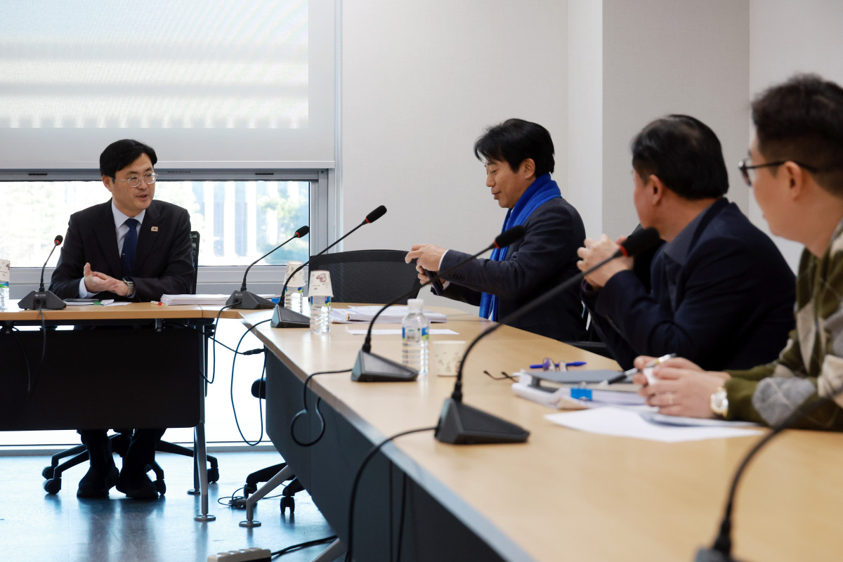 ▲이정문 더불어민주당 디지털자산 TF 위원장이 20일 서울 여의도 국회 의원회관에서 TF 회의를 주재하고 있다. (사진=뉴시스)