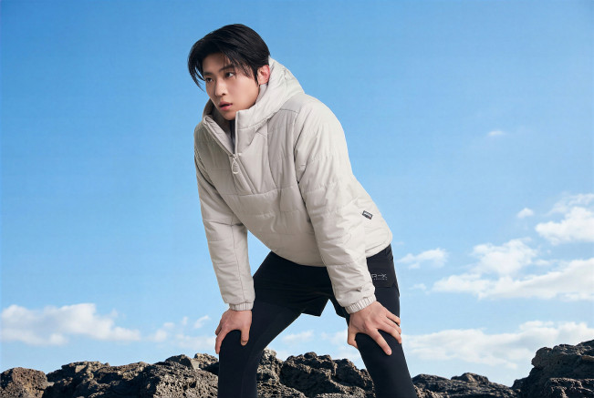 ▲러닝 준비 중인 젝시믹스 모델 ‘덱스' (사진제공=젝시믹스)