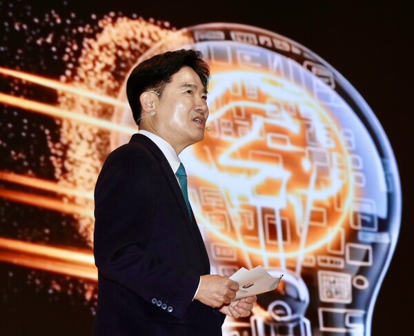 ▲김대중 전남교육감이 여론조사 전문기관 리얼미터가 발표한 '2025년 12월 교육감 직무수행 평가'에서 전국 1위를 차지했다. 
 (사진제공=전남도교육청)