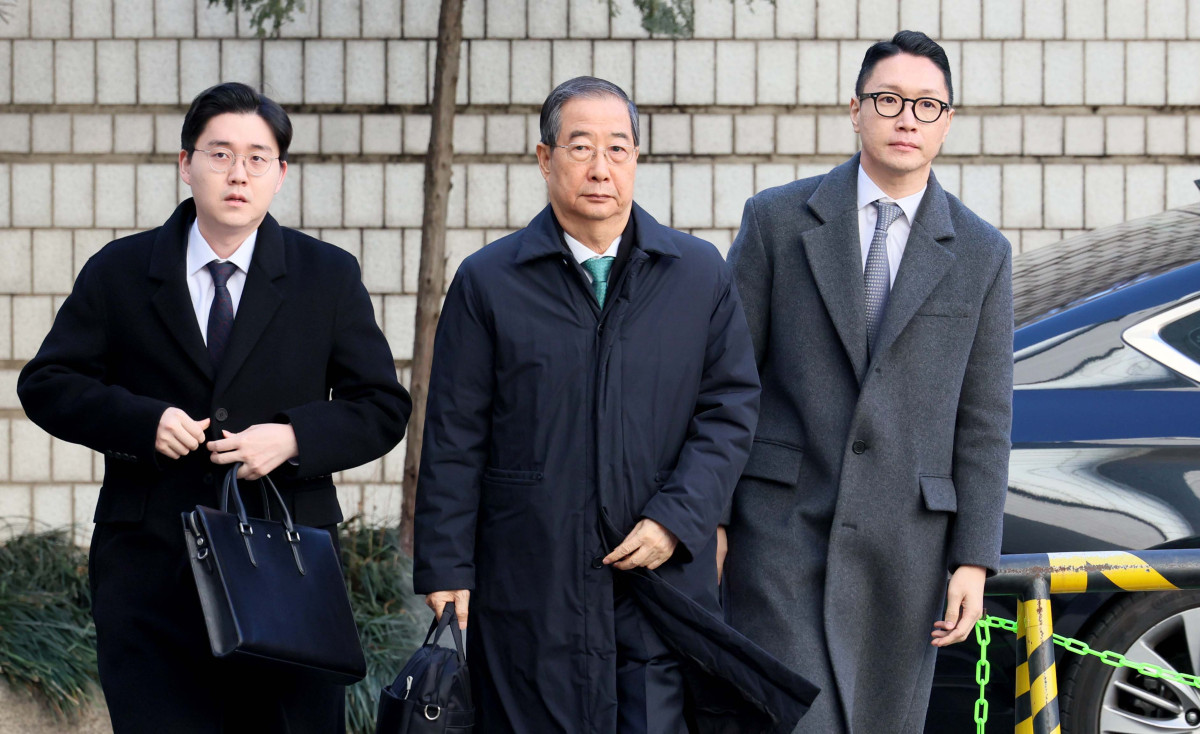 ▲한덕수 전 국무총리가 21일 서울 서초구 서울중앙지방법원에서 열린 내란 우두머리 방조, 내란 중요임무 종사 혐의 사건 1심 선고공판에 출석하고 있다. 신태현 기자 holjjak@