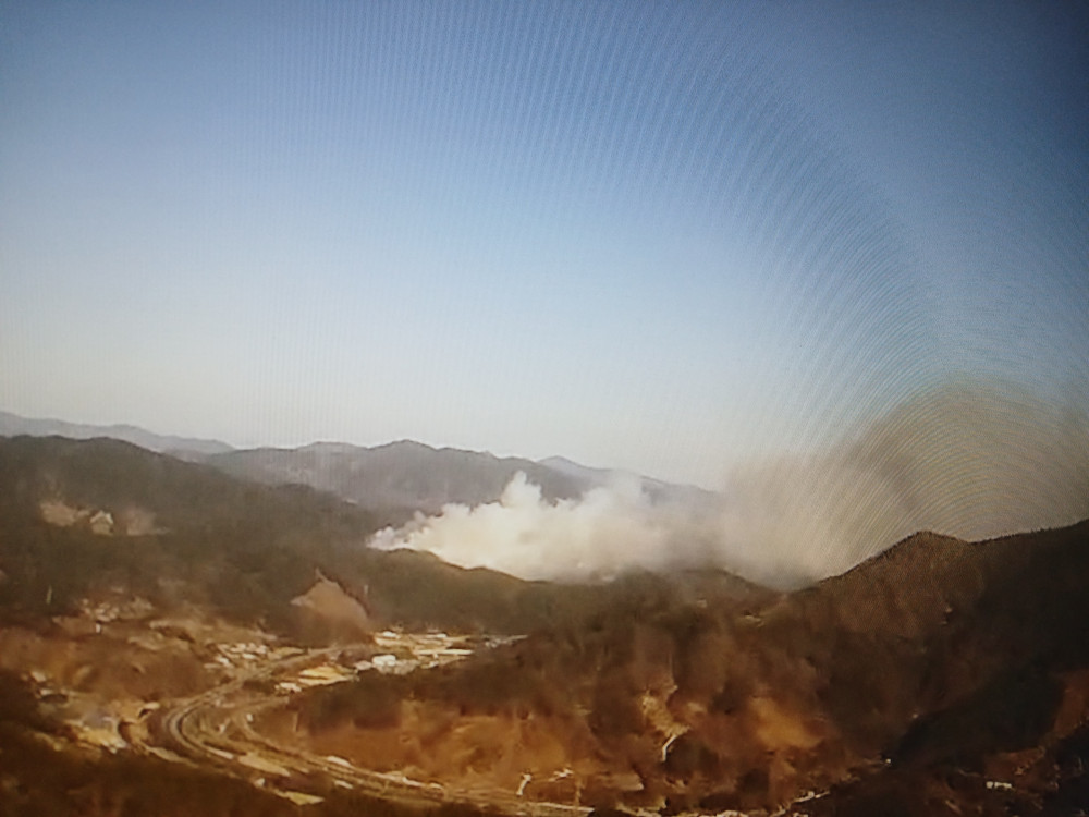 ▲21일 오후 3시 31분께 전남 광양시 옥곡면에서 산불이 확산하고 있다.  (사진제공=전남소방본부)