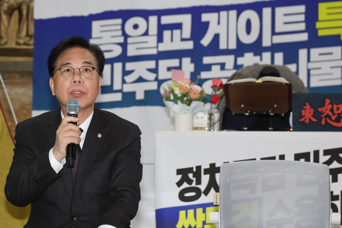 ▲국민의힘 송언석 원내대표가 22일 국회 로텐더홀에서 열린 최고위원회의에서 발언하고 있다. (연합뉴스)