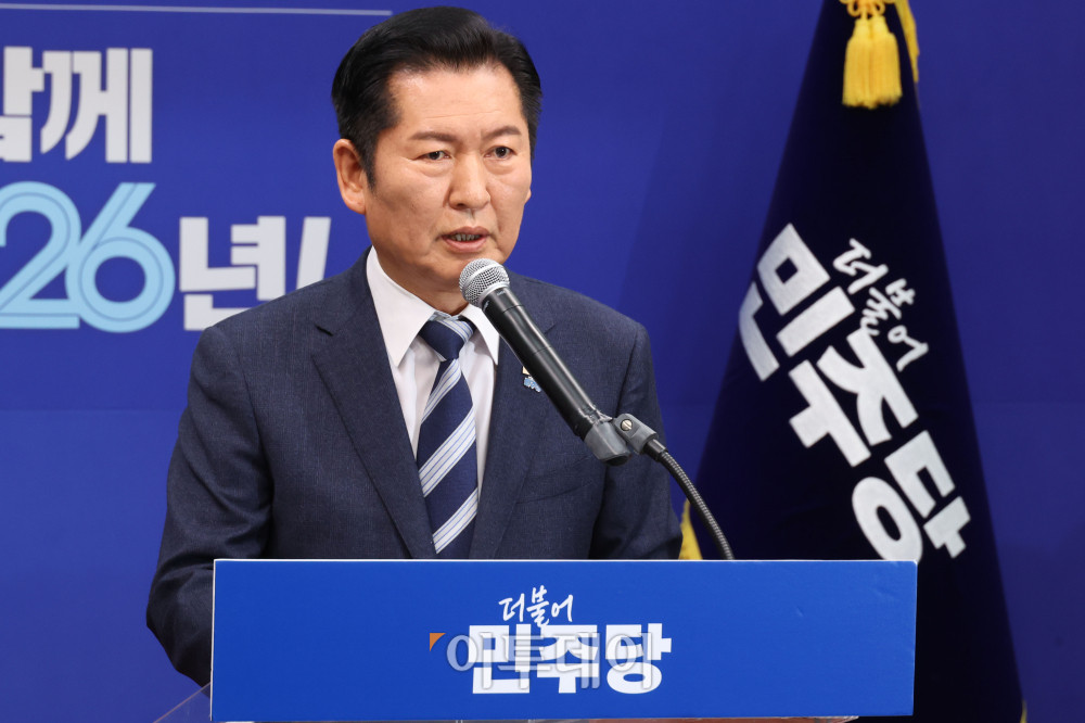 ▲정청래 더불어민주당 대표가 22일 서울 여의도 국회에서 조국혁신당에 합당을 제안하는 기자회견을 하고 있다. 고이란 기자 photoeran@