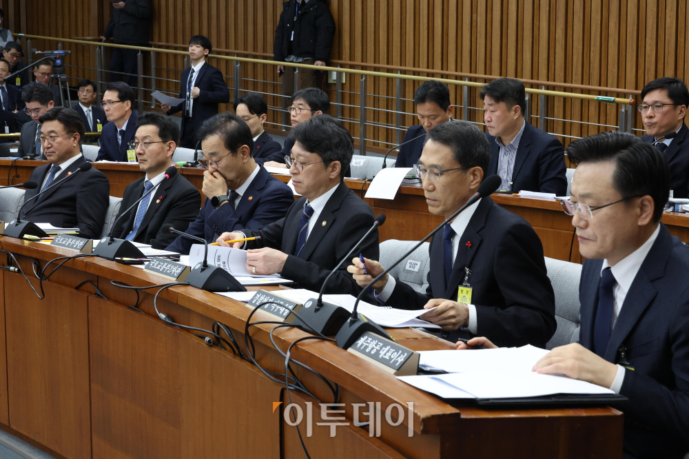 ▲22일 서울 여의도 국회에서 12.29 여객기 참사 진상규명을 위한 국정조사특별위원회 청문회가 열리고 있다. 고이란 기자 photoeran@